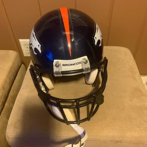 Nice Broncos NFL replica helmet:large.